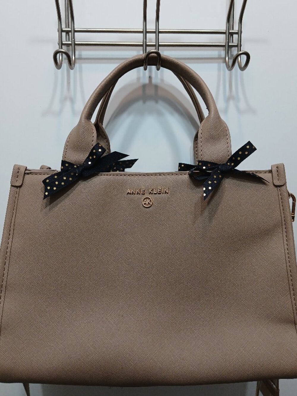Anne Klein Perfect Tan Satchel❤️